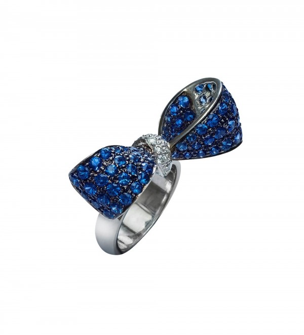 blue sapphire ribbon ring
