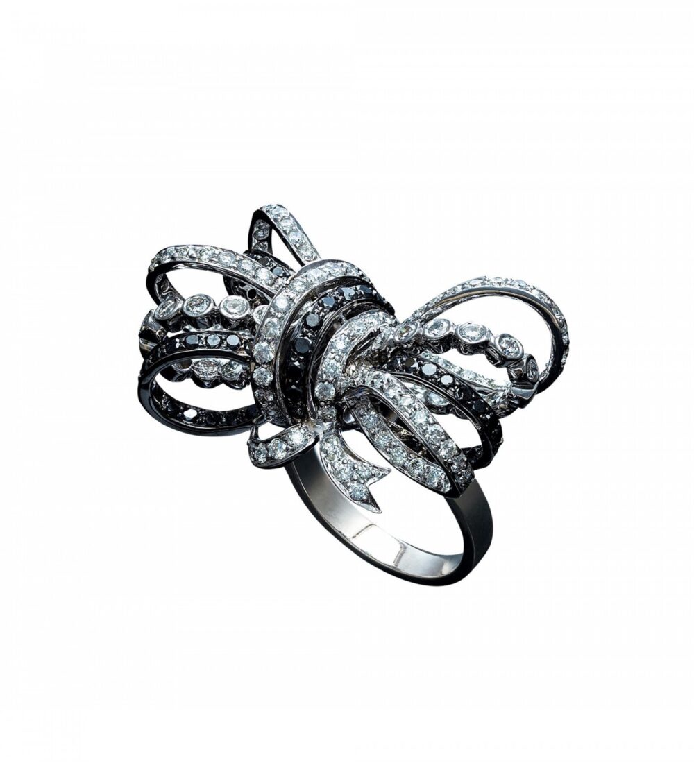 Black and white bow ring