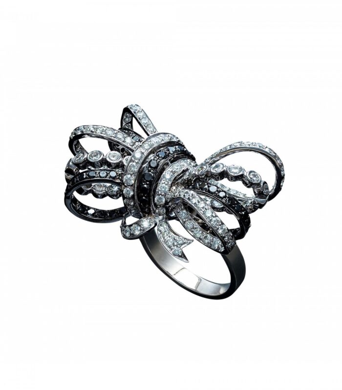 Black and white bow ring